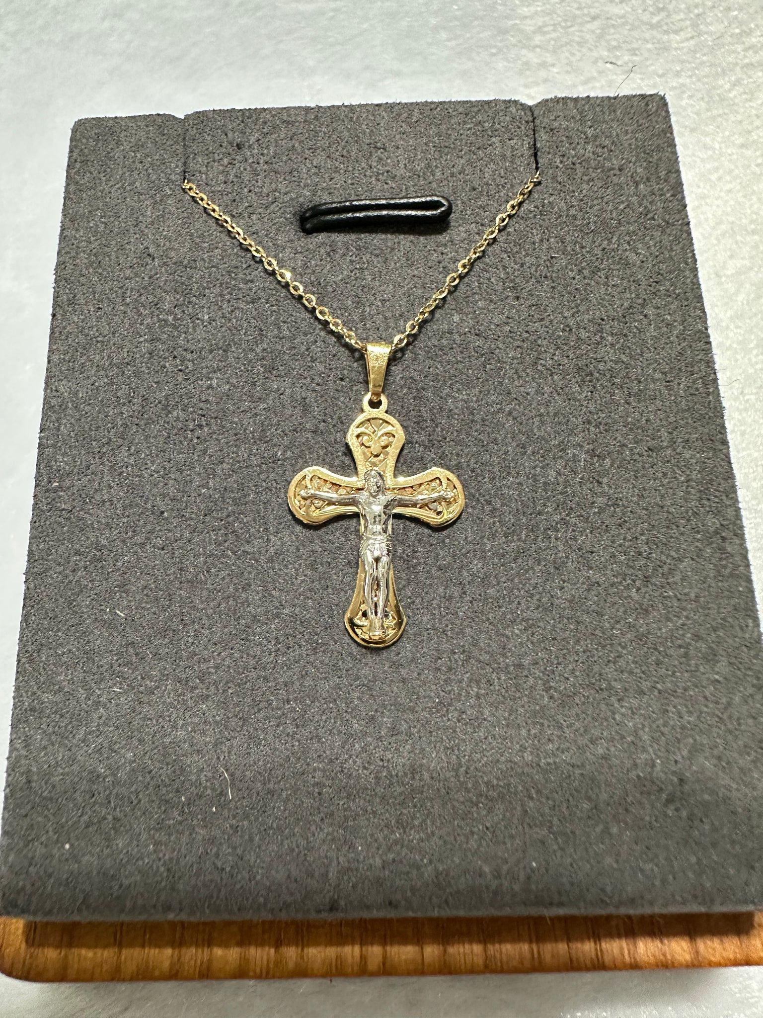 意大利18K（750）黃金十字架吊咀連項錬一套
