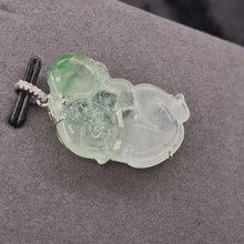 18K白金(750)鑲鑽石天然冰種翡翠吊墜