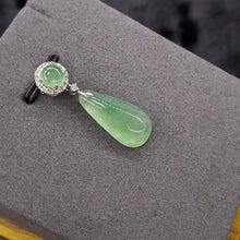 18K白金(750)鑲鑽石翡翠吊墜