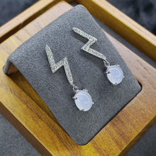 18K白金(750)鑲鑽石粉紫翡翠閃電耳環