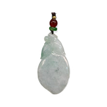 蛙臥蓮蓬天然翡翠吊墜