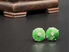 18K白金(750)鑲天然鑽石翠綠懷古翡翠耳環之懷中有寶系列